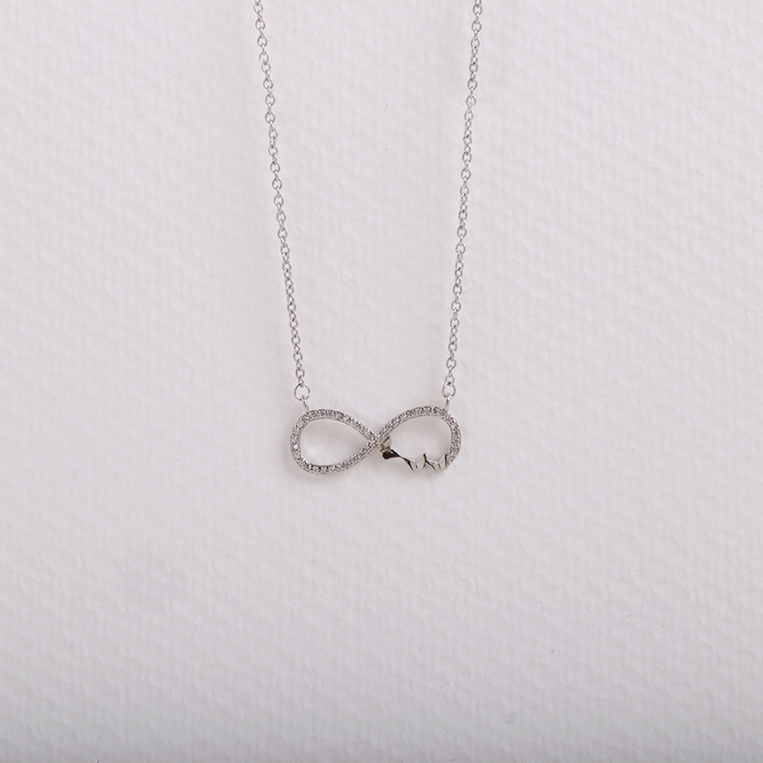 Collar Mariposas infinito