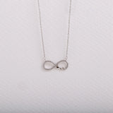 Collar Mariposas infinito
